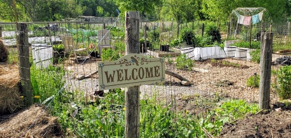 Welcome sign
