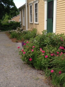Front of 1706 QuincyHomestead 