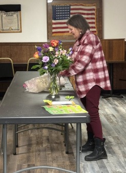 Flower arranging with flowers by Sandra 2026