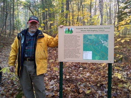 Trail head sign at Tenmile River Demonstration Forest