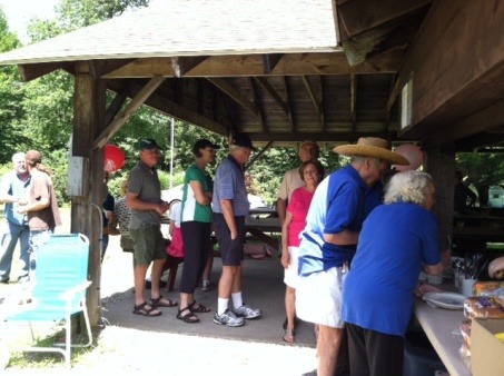 Northfield Residents Gather for Northfield Transition Picnic