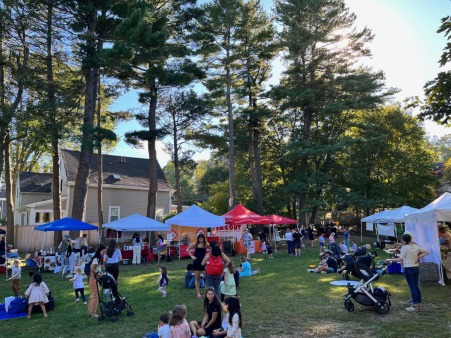 Melrose Farmers' Market a busy summer day at the market