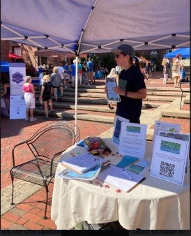 Volunteers at Salem Farmers Market, August 2022