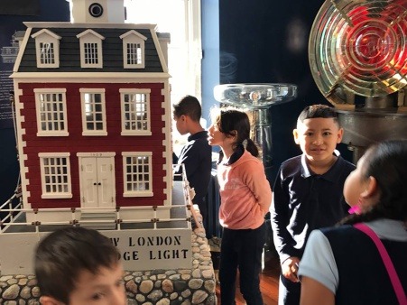 Third grade local history and landmarks students at the Custom House