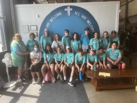 volunteers at Urban Missionaries